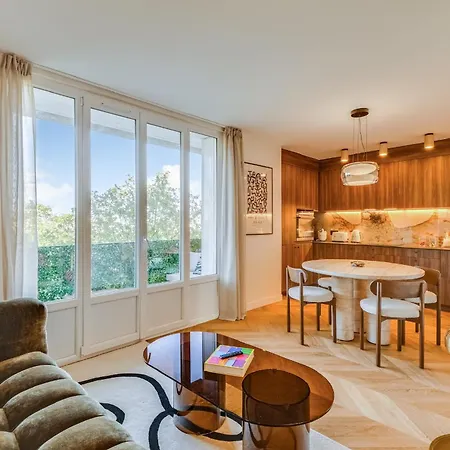 Magnifique Appartement- Eiffel View Boulogne-Billancourt