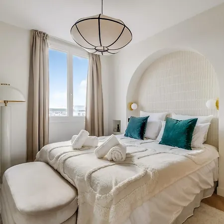 Magnifique Appartement- Eiffel View Apartment