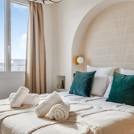 Magnifique Appartement- Eiffel View * Булонь-Бийанкур