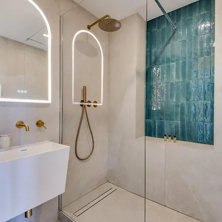 Magnifique Appartement- Eiffel View Булонь-Бийанкур